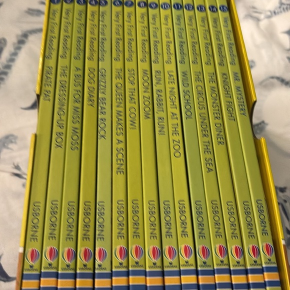 Usborne very first reading collection - Picture 2 of 5